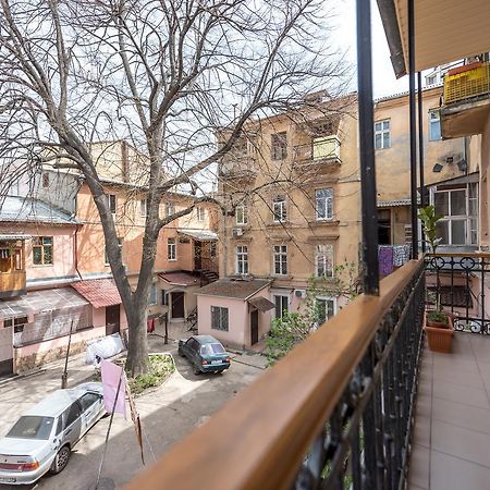 Studio Apartment In Center Of Odessa Exterior foto