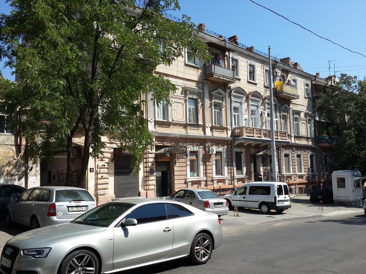 Studio Apartment In Center Of Odessa Exterior foto
